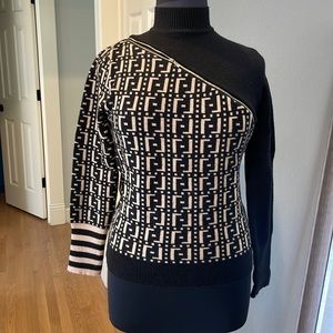 No brand- size Medium sweater